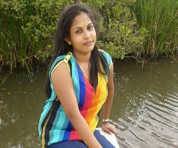 Sri Lanka Kandy City Girl Dinithi Karunaratne Whatsapp Number Chat