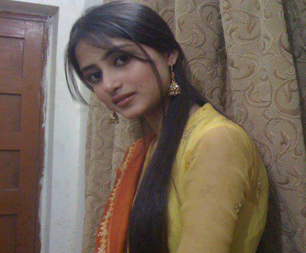 Pakistani Karachi Girl Maheen Arain Whatsapp Number Friendship