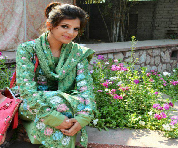 Pakistani Lahore Girl Maira Chaudhry Whatsapp Number Friendship