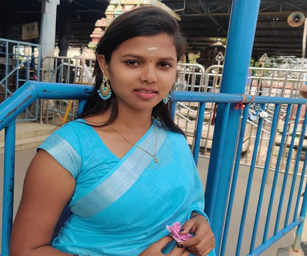 Kerala Thrissur Girl Maghna Sharma Whatsapp Number Online Friendship