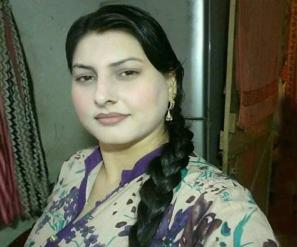 Pakistani Lahore Aunty Kashaf Rajput Whatsapp Number Marriage Online